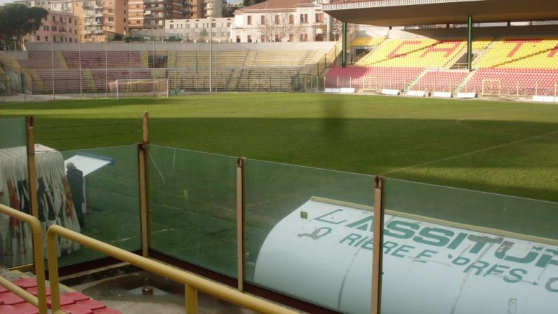 Calcio, per il fallimento dell'Fc Catanzaro
la procura chiede di processare 4 persone