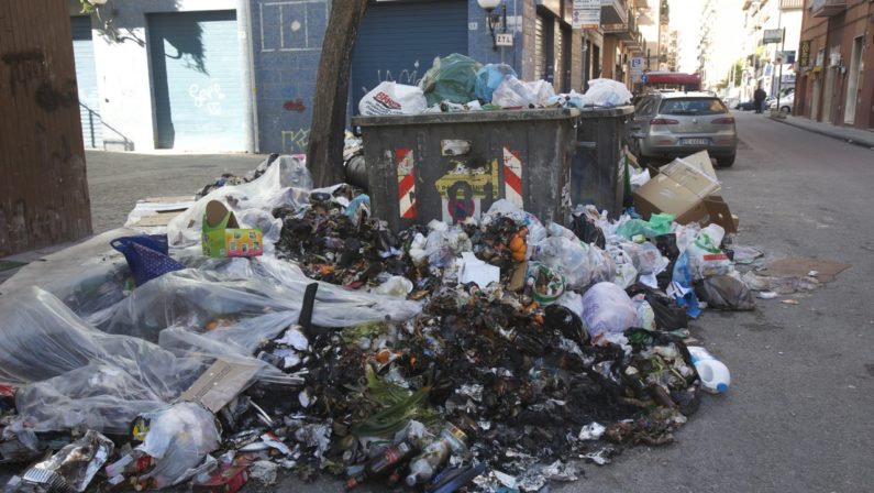 Emergenza rifiuti: blocchi, proteste e rabbia
Tensione per i lavori alla discarica di Rossano