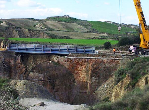 Riapre la Provinciale Craco-Pozzitello
Terminati i lavori per il ponte bailey