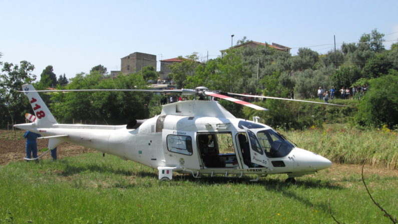 Tragedia su una strada provinciale nel Cosentino
L'auto sbanda e travolge un'anziana che muore