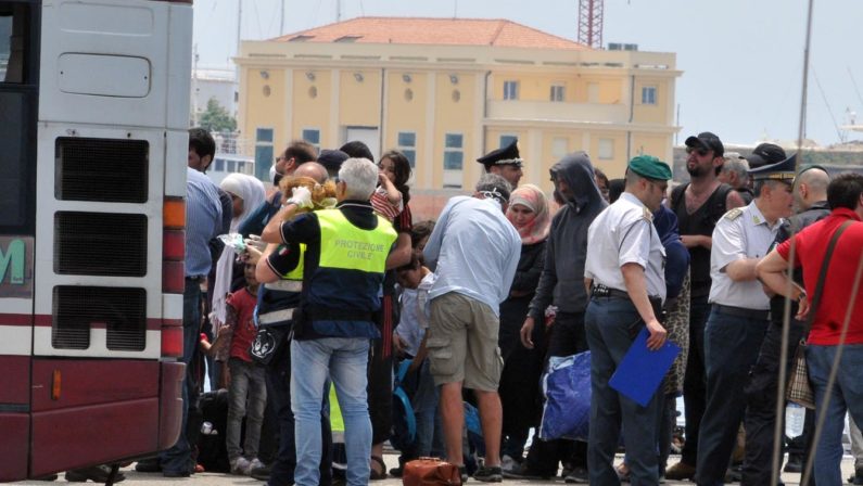 Sbarco a Reggio, arrestati due scafisti egiziani
Il viaggio ha fatto incassare 550mila dollari