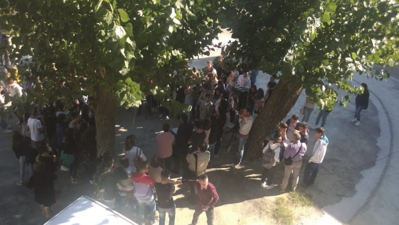 Crotone, manca personale per gli autobus
Esplode la protesta degli studenti