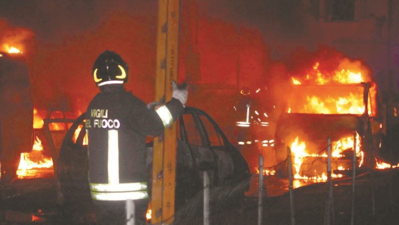 Fuoco all'automobile di un sacerdote
Intimidazione per don Giuseppe La Torre