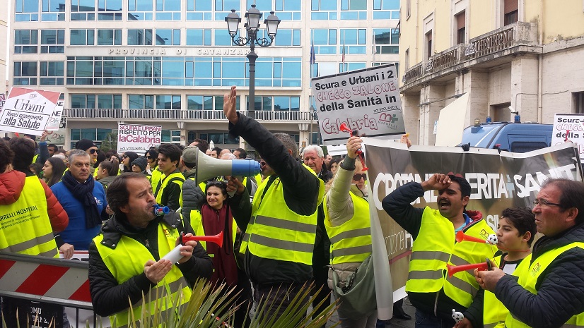 Protesta al “Marrelli Hospital”