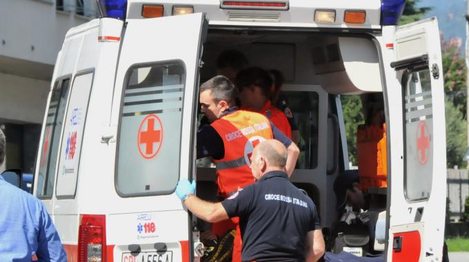 Operaio di 43 anni morto sul lavoro a Cirò MarinaÈ precipitato da 5 metri di altezza