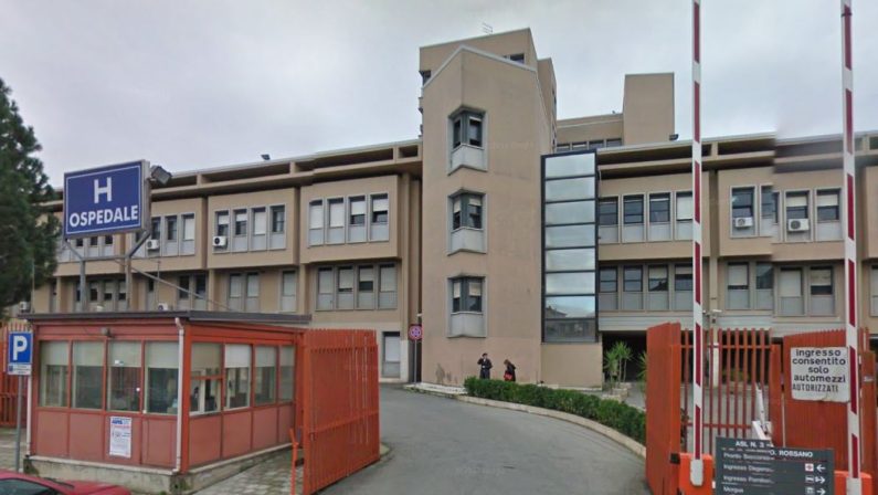 All'ospedale di Rossano fuori uso due ascensori, anziani cardiopatici in difficoltà