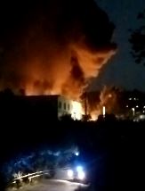 VIDEO - Terrore ad Avellino, incendio distruggeautodemolizione Urciuoli: l'ombra del racket