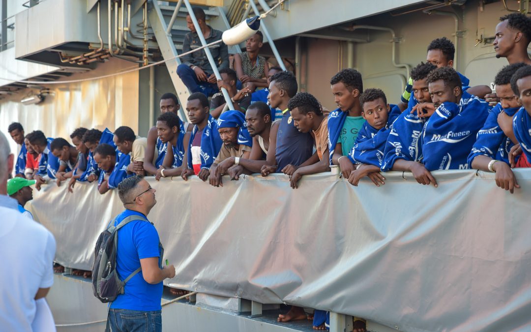 Uno sbarco di immigrati in Calabria