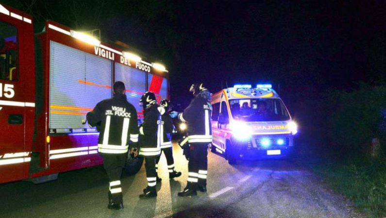 Scontro tra tre auto dopo la notte in discoteca: anche due giovani potentini tra i feriti in Puglia