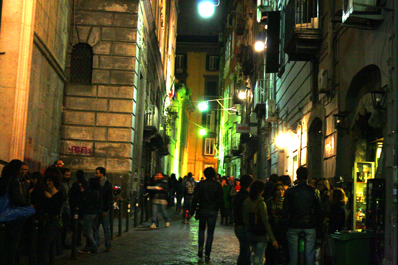 Piazza Bellini, luogo dell'aggressione