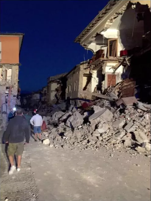 Spaghettate per il terremoto? La Protezione civile accusa: «Iniziative opportunistiche, meglio gli sms»