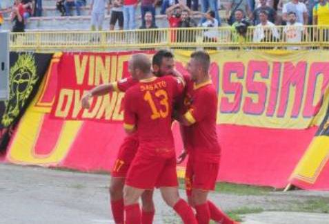 Calcio, Lega Pro: prima vittoria del Catanzaro, emozionante pareggio per la Reggina. Ko Cosenza e Vibonese