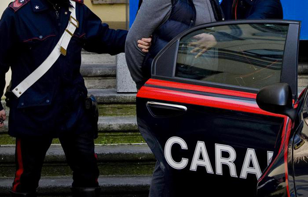 Pensionato con 5 chili di hashish e una pistolaSorpreso dai carabinieri a Cosenza, arrestato