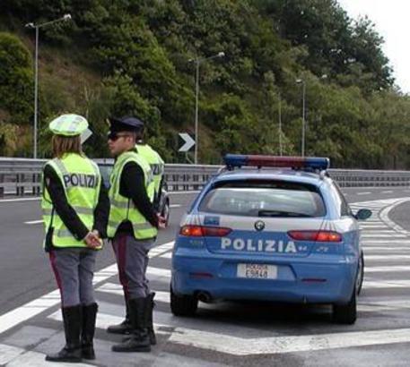 “Fuitina” in autobus per due minorenni crotonesi  Fermati in Puglia dopo controlli della polizia