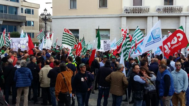 Poste Italiane in sciopero contro la privatizzazione: da tutta la Calabria in piazza a Catanzaro