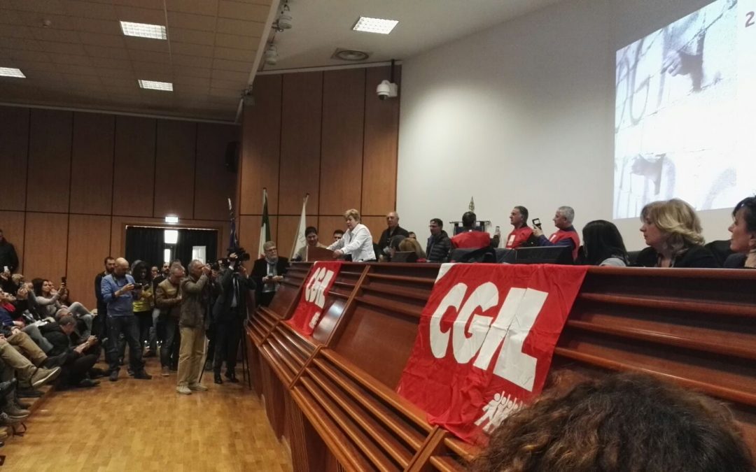 VIDEO – Unical, alla fine dell’incontro con la Camusso tutti a cantare Bella ciao