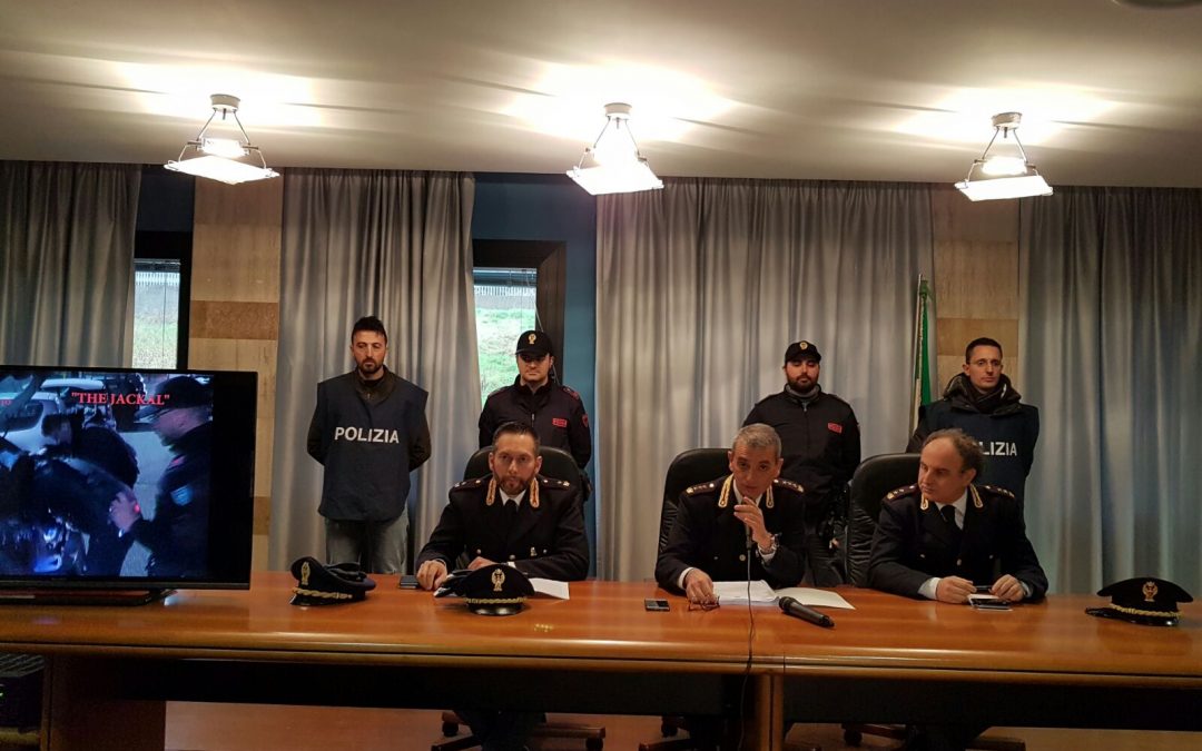 VIDEO – Furti armi ed estorsioni a Catanzaro  il video dell’operazione jackal