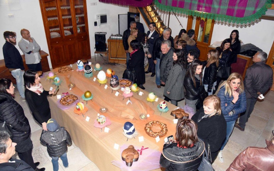 FOTO – Le uova di Pasqua decorate dai vip in mostra al Museum del Piretto a Civita