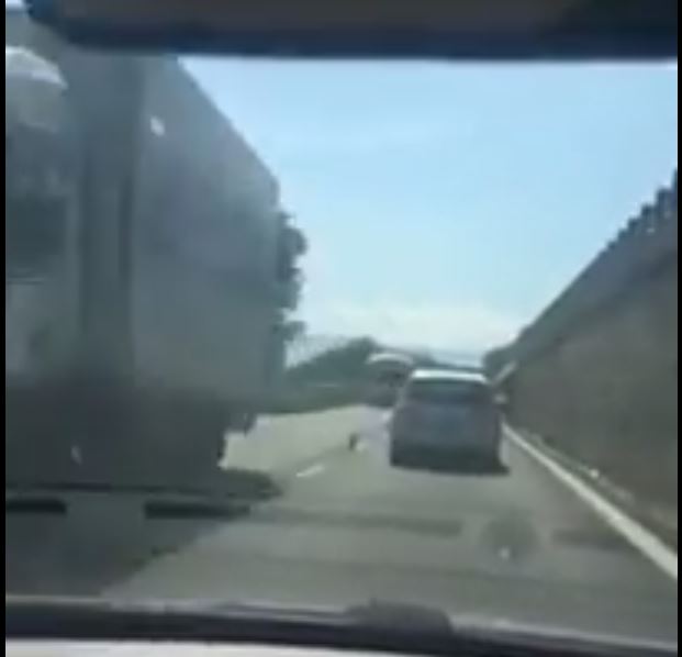 VIDEO - Deviazioni sull'A2 ex A3 Salerno-ReggioA pochi mesi dall'inaugurazione ancora deviazioni