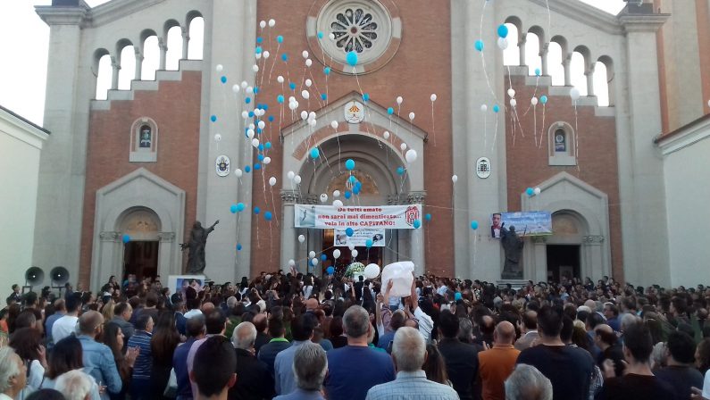In migliaia ai funerali di Francesco Prestia LambertiLa comunità di Mileto si stringe nella commozione