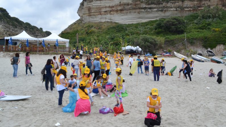 Ricadi, Legambiente rilancia “Spiagge Pulite”  I volontari hanno ripulito Formicoli e la Scalea