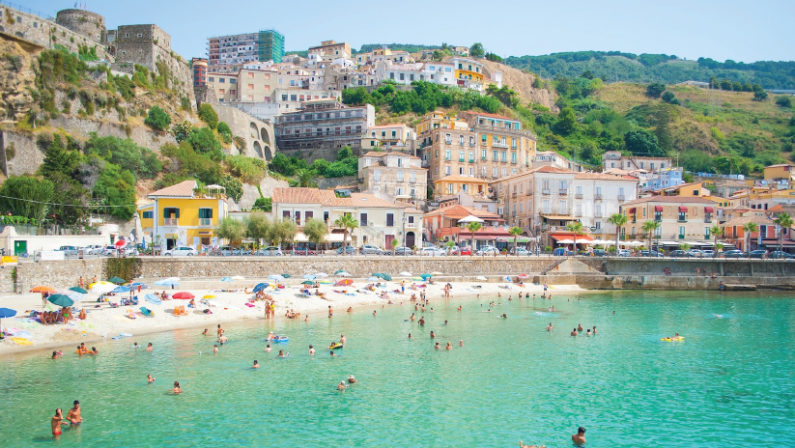 Turismo e commercio tengono in vita la CalabriaMa BankItalia lancia l'allarme su Gioia Tauro