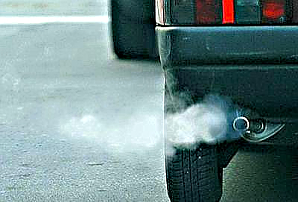 Ancora troppe auto vecchie ed inquinanti in circolazione  Allarme per l’ambiente: la “maglia nera” alla Calabria