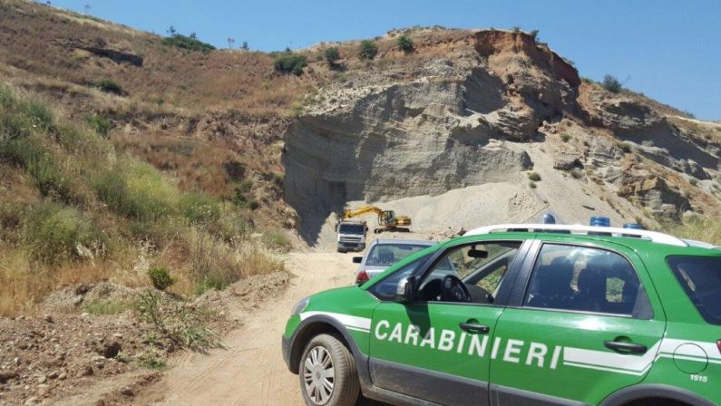 Prelevavano materiale inerte senza autorizzazione, sequestrata una cava in provincia di Cosenza