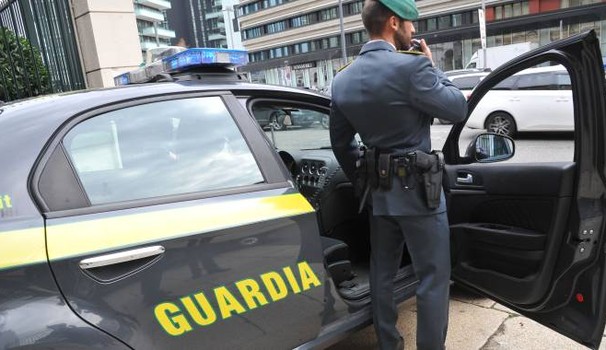 'Ndrangheta, arrestato un uomo sorpreso a riscuotere una tangente in un villaggio turistico del Crotonese