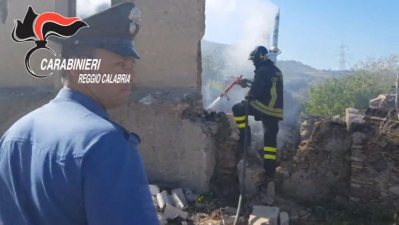 Grave incendio nel Reggino, carabinieri e vigili del fuoco salvano una donna anziana dalle fiamme