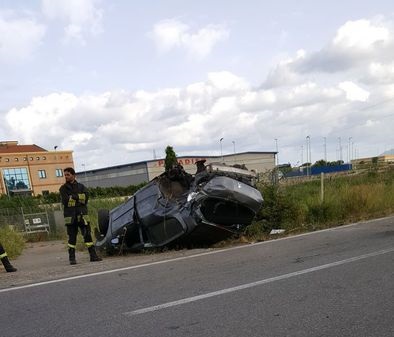 Automobile si ribalta a Lamezia Terme, muore un giovane di 22 anni residente nel Vibonese