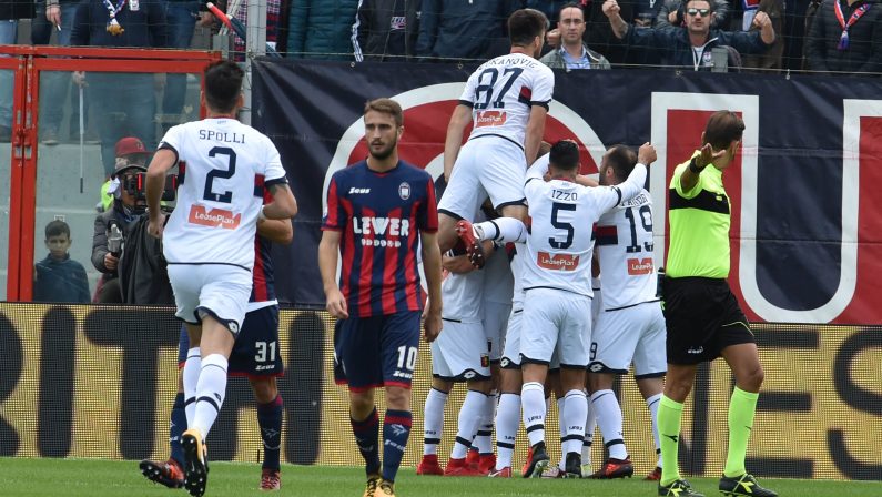 FOTO - Serie A, Crotone battuto in casa dal GenoaLa rete di Rigoni premia la cura Ballardini