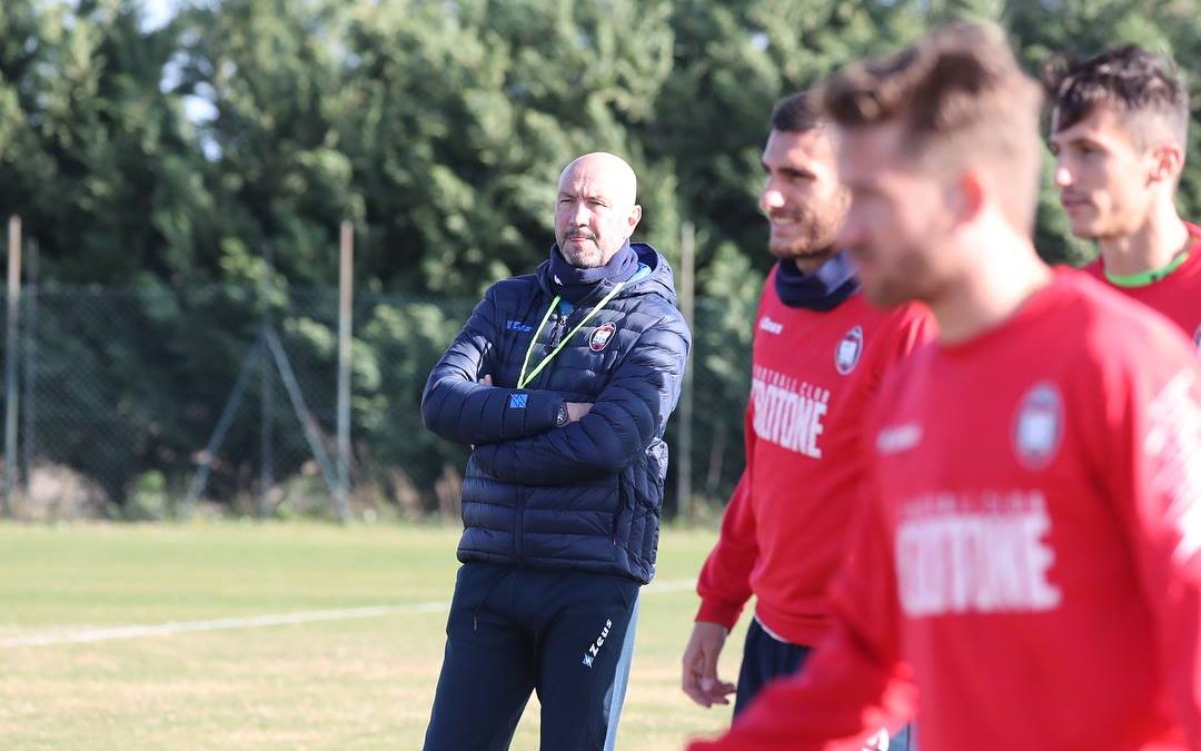 Zenga segue l'allenamento