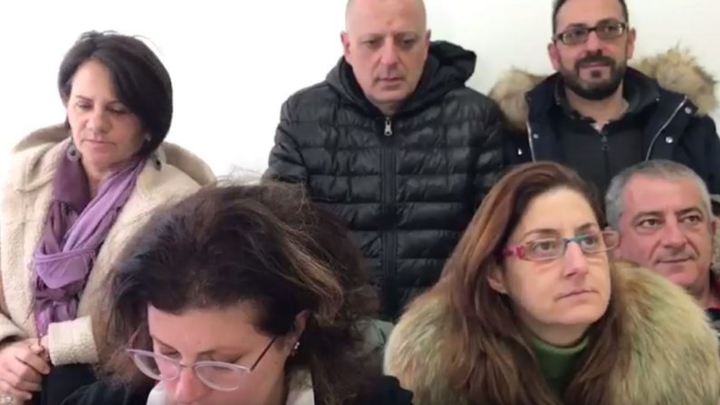 VIDEO - Il caso del Consorzio Valle Lao di ScaleaL'appello dei dipendenti che accreditano 9 mesi di stipendi