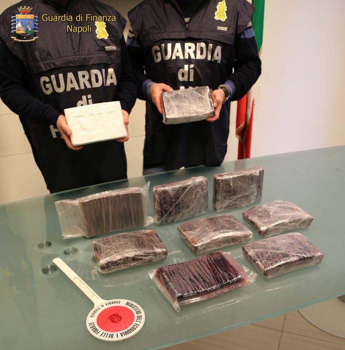 Sequestrati 11 kg coca, 4 arresti nel napoletano