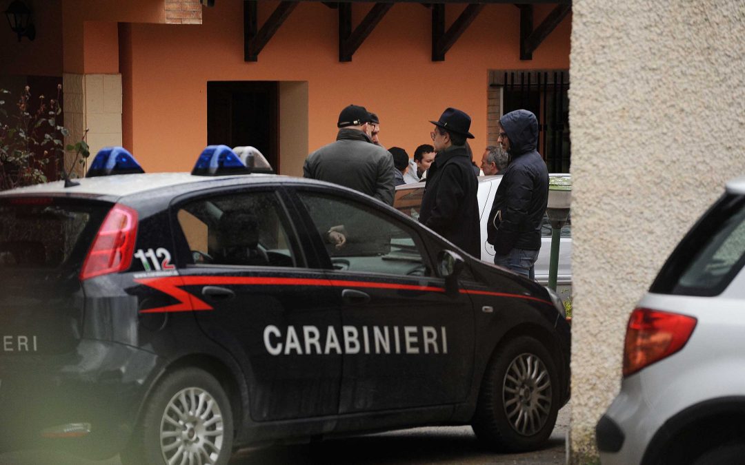 VIDEO – Strage familiare a Rende, quattro morti  Gli inquirenti davanti la villetta dei Giordano