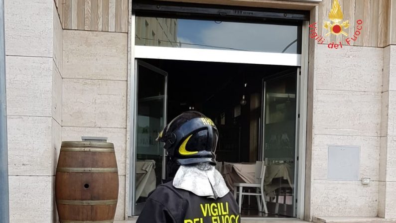 Incendio in un noto ristorante di SoveratoDanni al locale, indagini sulle cause del rogo