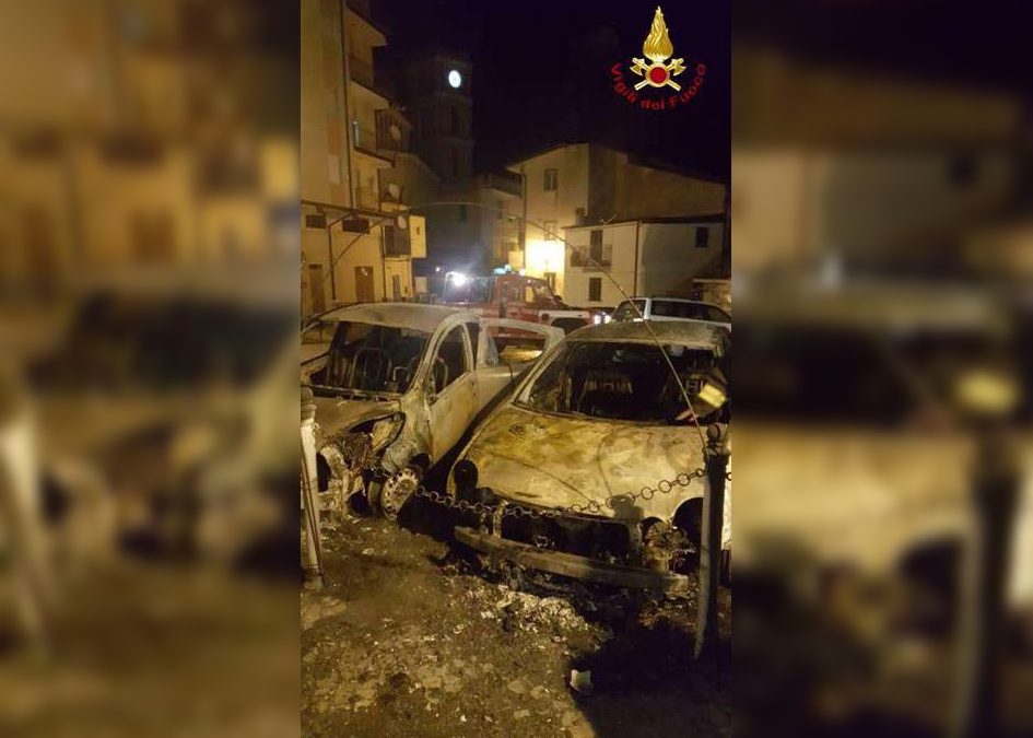 Le auto andate in fiamme