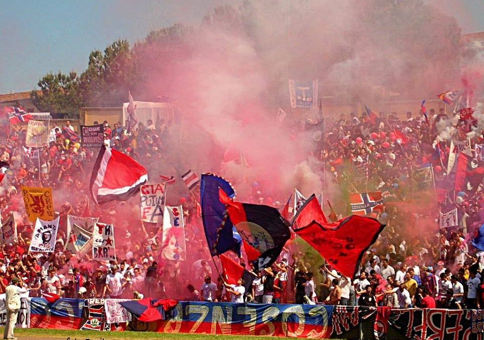 Calcio A Cosenza La Grande Semifinale Playoff Stadio Stracolmo Braglia Una Grande Partita Il Quotidiano Del Sud