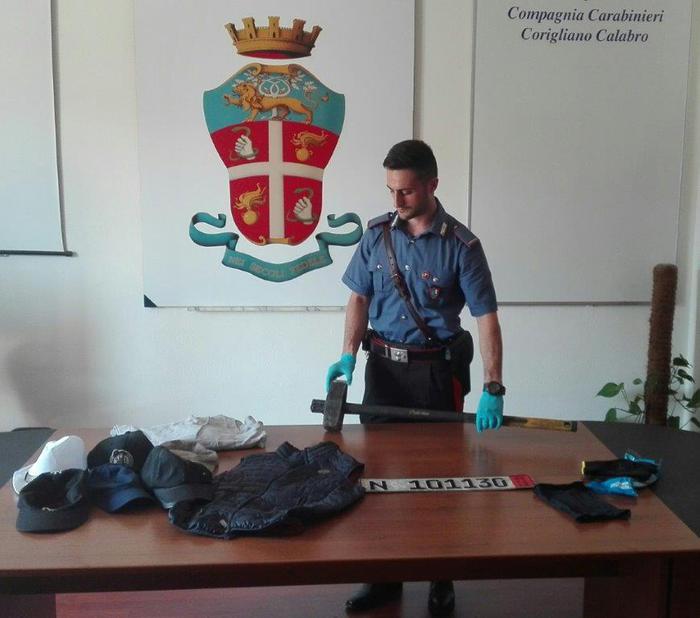Banda di slavi mette a segno rapine tra Cosenza e Catanzaro  I carabinieri scoprono il covo e arrestano uno dei 4 componenti