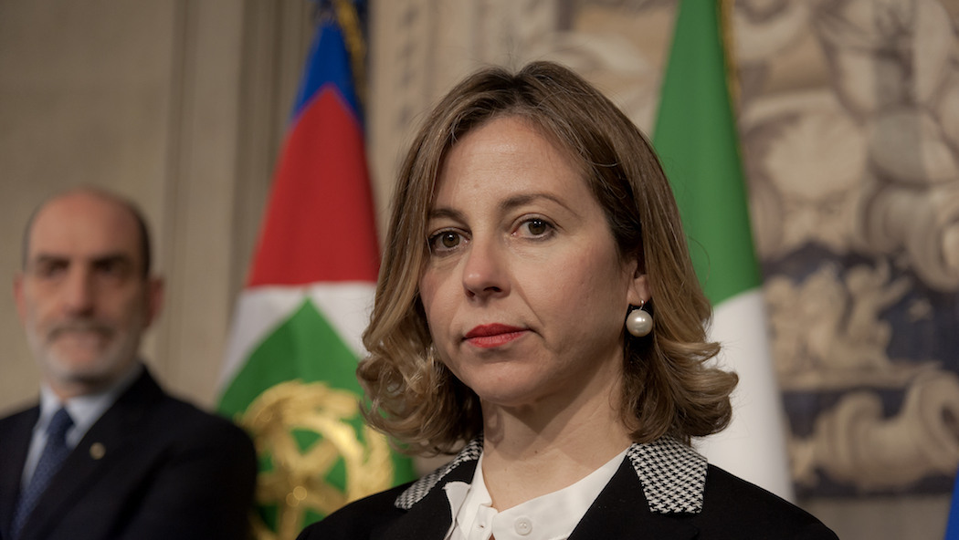 VIDEO – Il ministro Giulia Grillo ribatte al Governatore Oliverio  «Lei mi sta dichiarando guerra, io non sto qui a scaldare la poltrona»