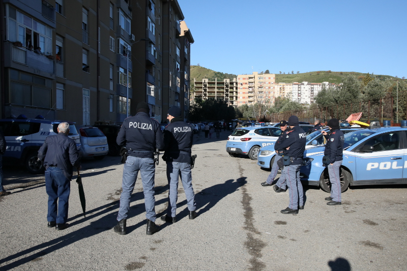 Controlli della polizia in viale Isonzo