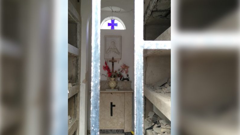 Sette bare rubate dal cimitero di Vibo ValentiaLa macabra scoperta in una cappella gentilizia