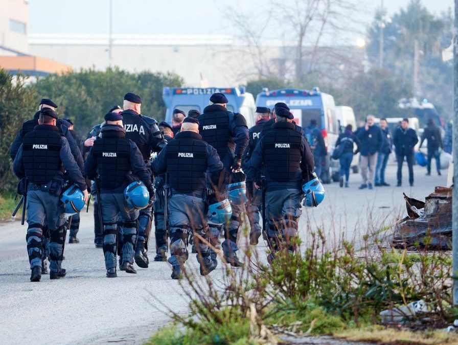 Le forze dell'ordine presenti a San Ferdinando