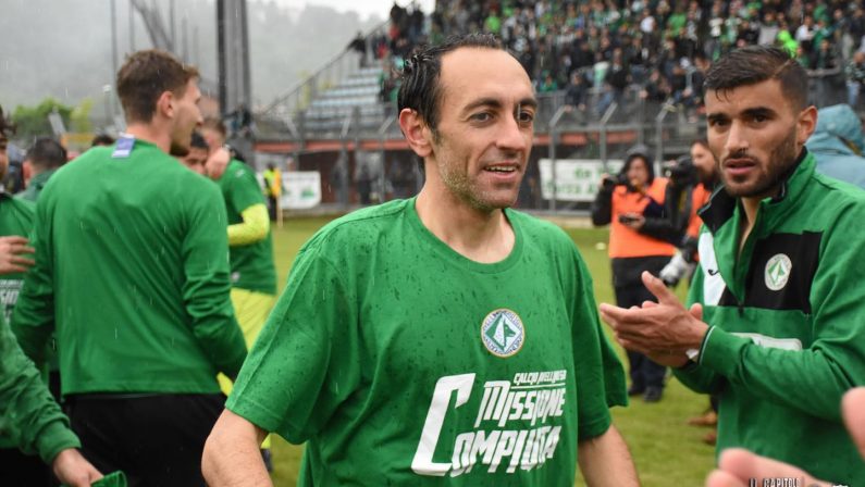 Calcio, l'Avellino torna in serie C: festa grande biancoverde
