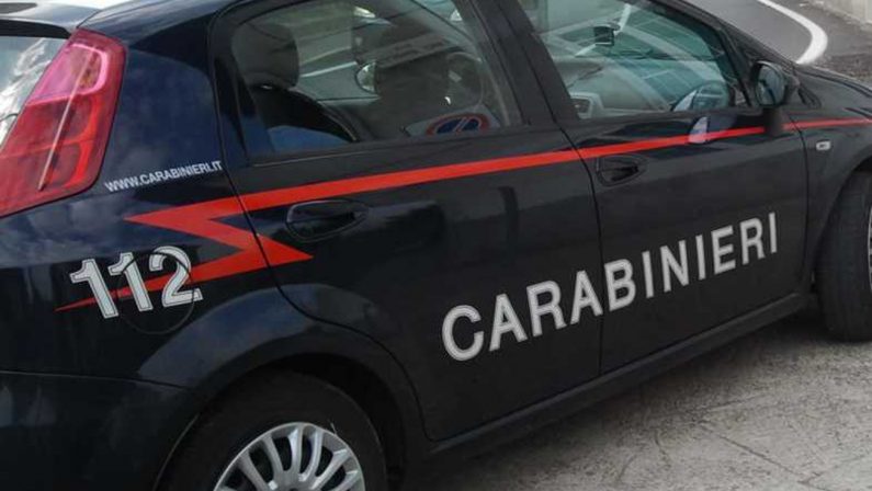 Picchiata, violentata e segregata in casa per 3 giorniArrestato a Brindisi un uomo in fuga da Lamezia Terme
