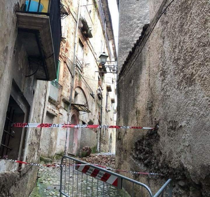 FOTO – Iniziativa per difendere il centro storico di Cosenza: il degrado e lo spopolamento