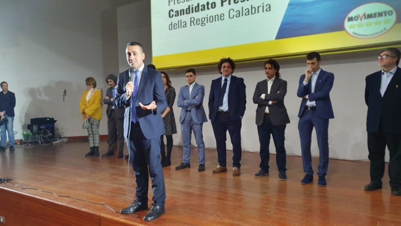 Di Maio a Catanzaro presenta Aiello: «Mandiamo via chi chiede il voto da vent'anni»