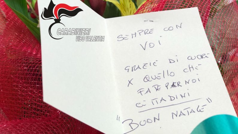 Fiori e caffé per i Carabinieri dopo l'operazione Rinascita Scott