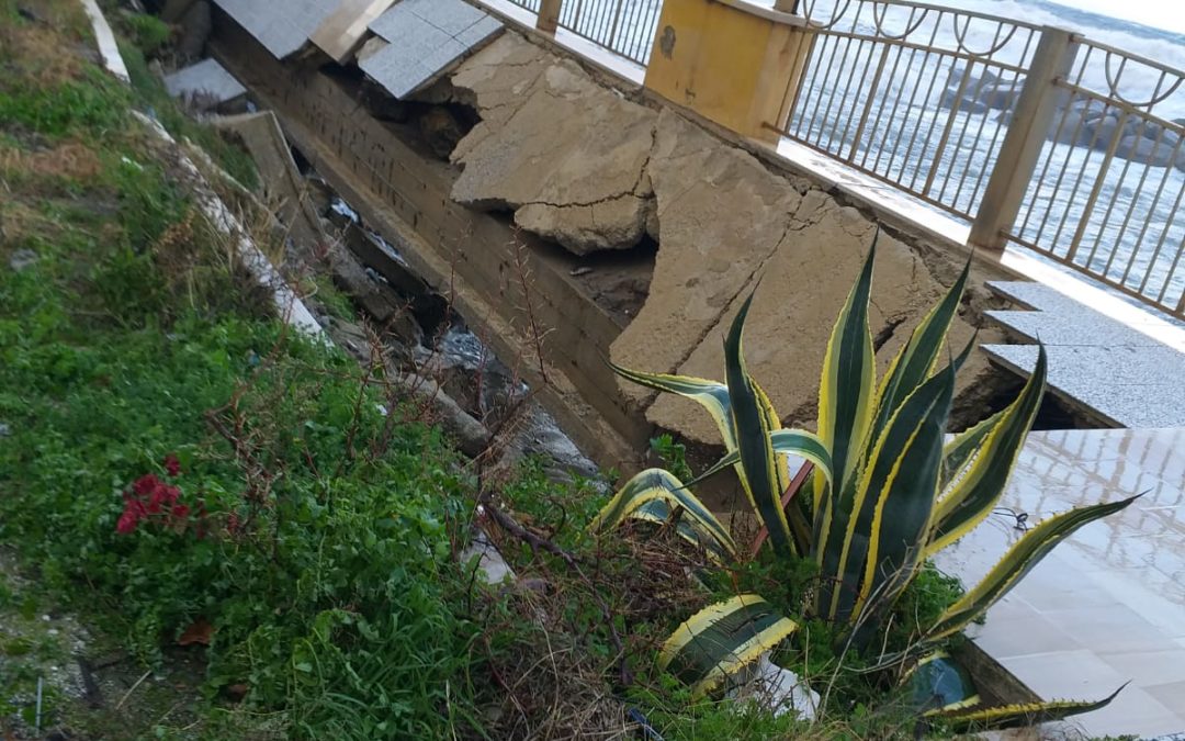 Maltempo, il vento e la pioggia flagellano la Calabria: molti i danni nelle province di Catanzaro, Vibo e Cosenza